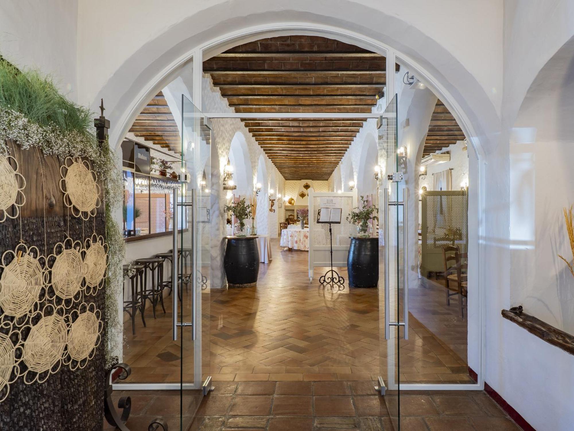 Cubo'S Hotel Cortijo San Antonio Касарабонела Экстерьер фото