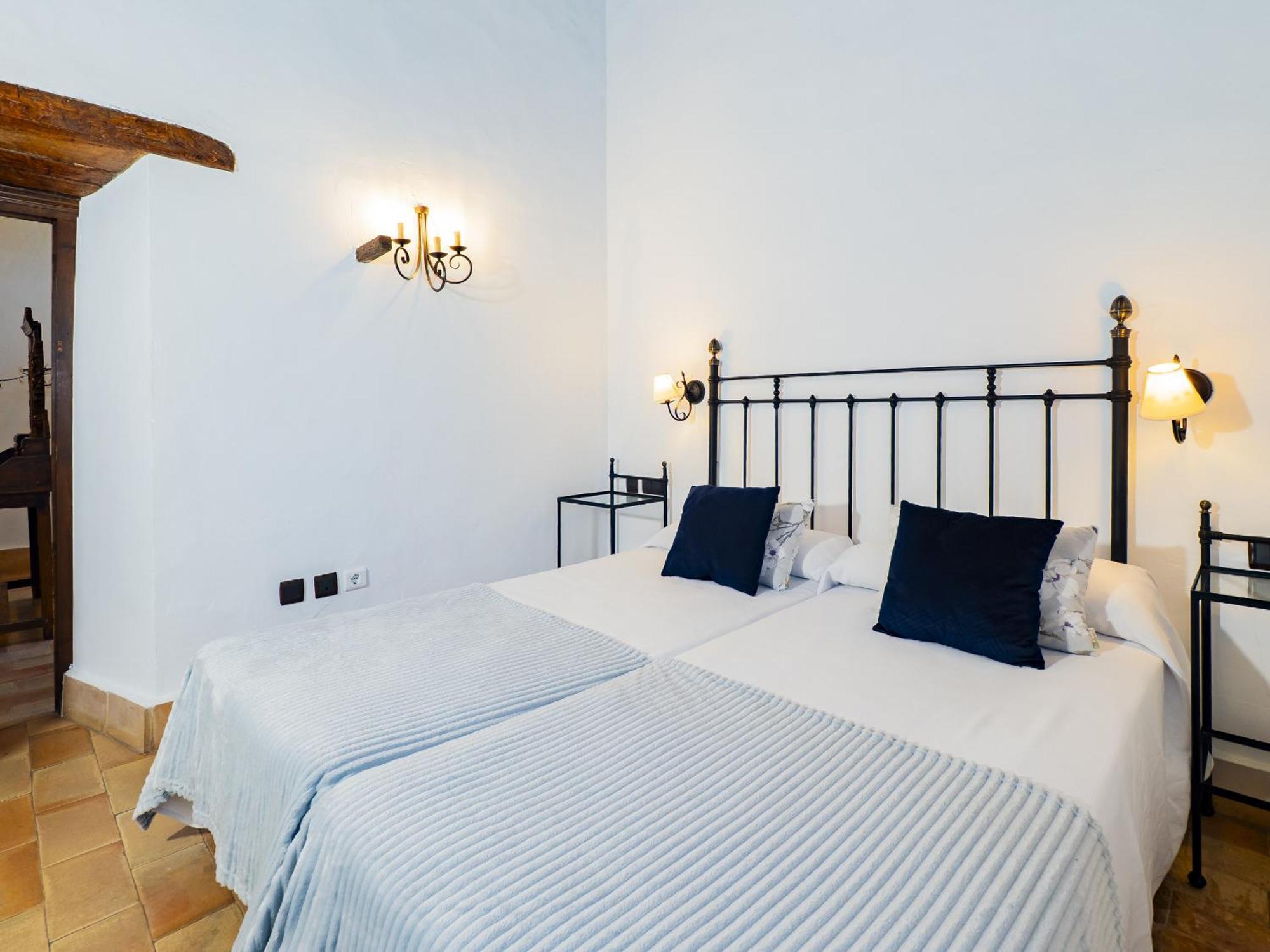 Cubo'S Hotel Cortijo San Antonio Касарабонела Экстерьер фото