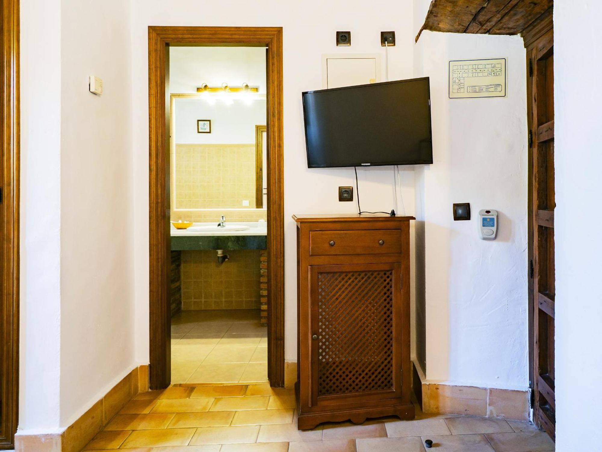 Cubo'S Hotel Cortijo San Antonio Касарабонела Экстерьер фото